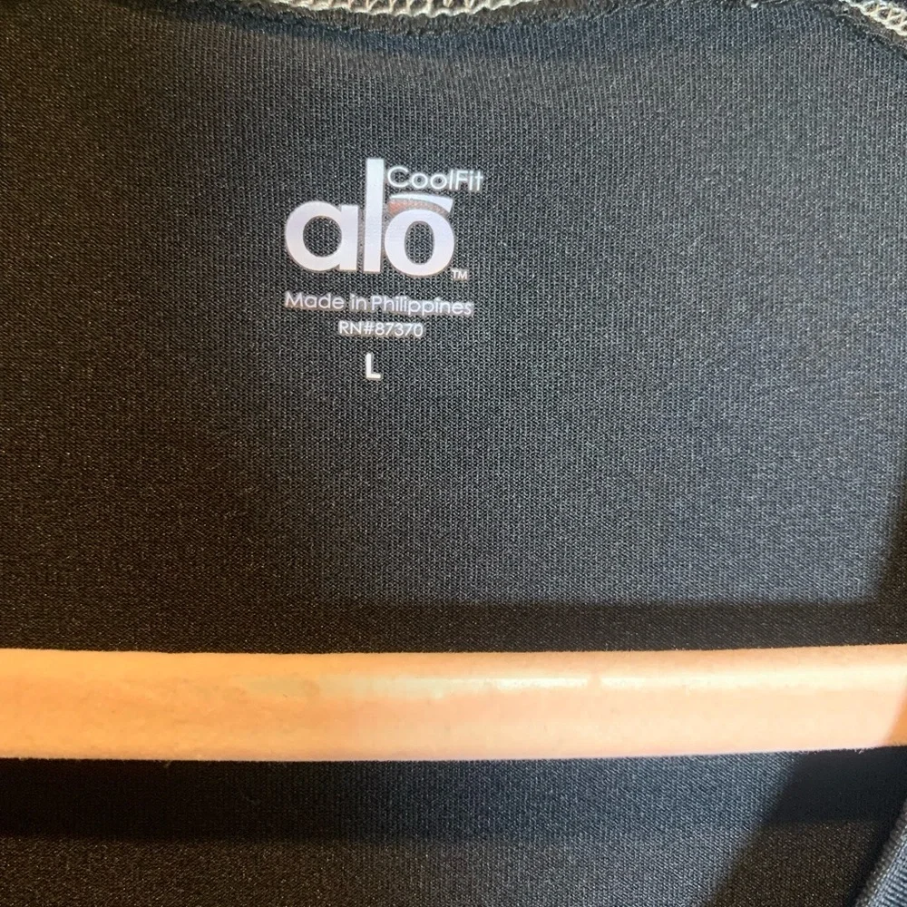 Alo Yoga coolFit black sleeveless tank. Size L.